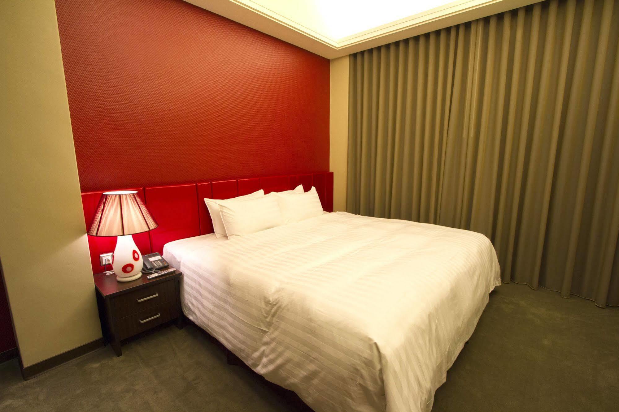 Hunt Champion Hotel Taichung Eksteriør billede